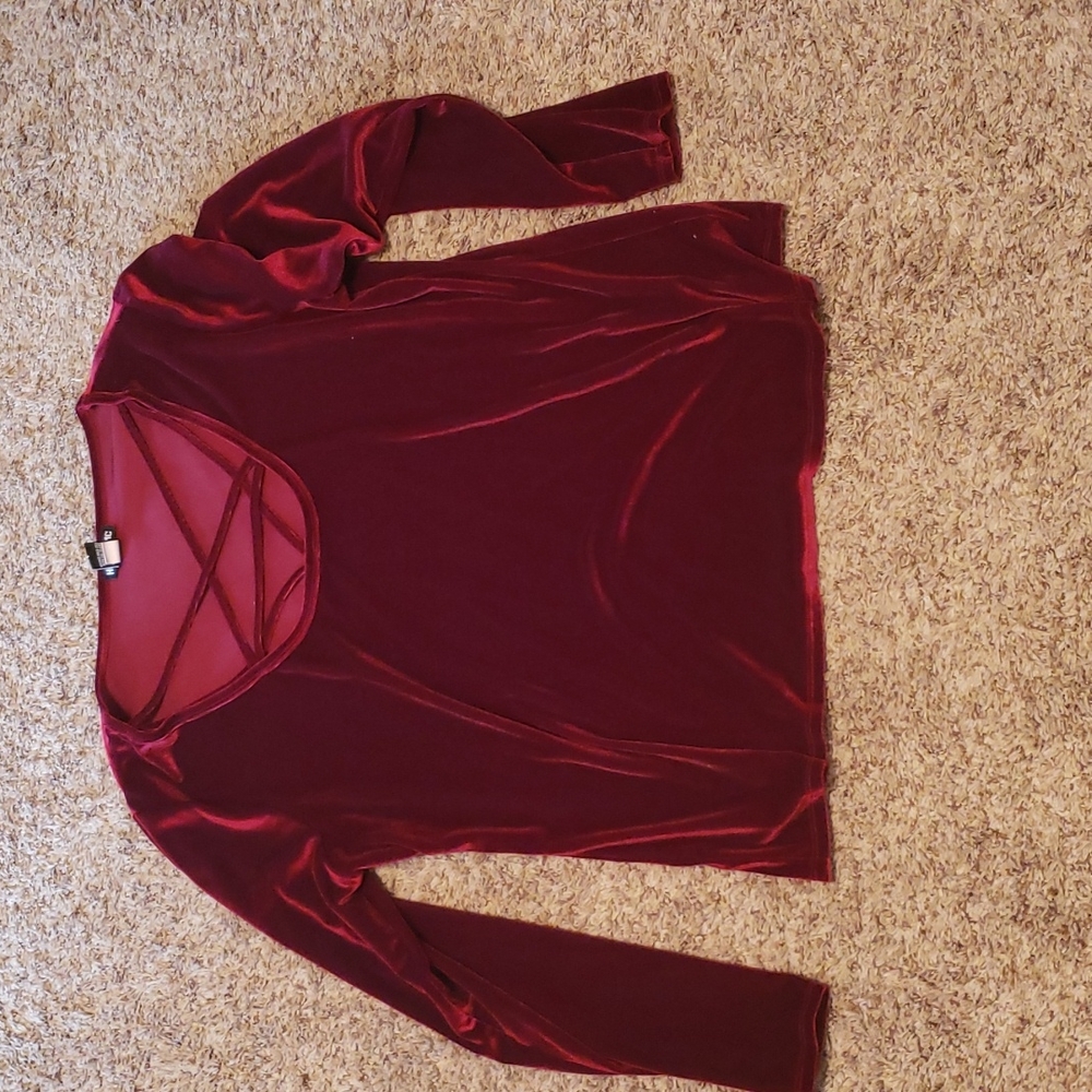 EUC Velvet Like Hot Topic Pentagram Shirt. Plus size 2.